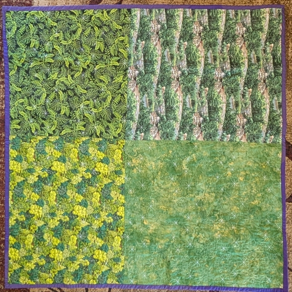 Fabulous Christmas Lap Quilt - Picture 5 of 11